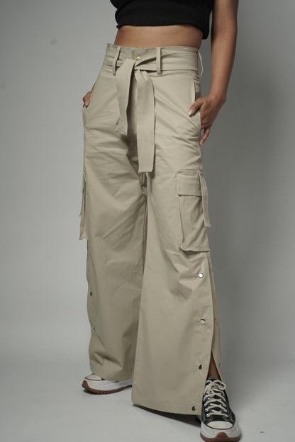 Model wearing unisex Buttoned down Pants 